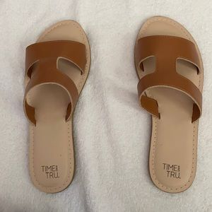 Time and tru women’s sandals